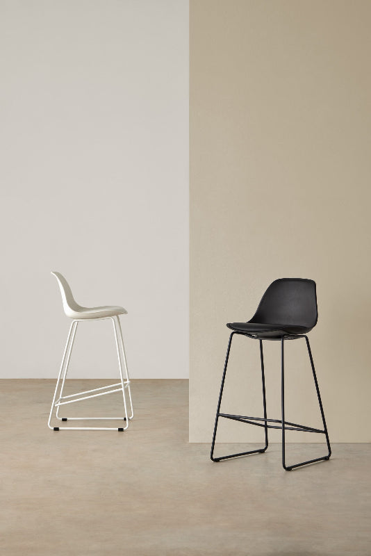 Taburetes altos vs. bajos: ¿Cuál es la mejor opción?