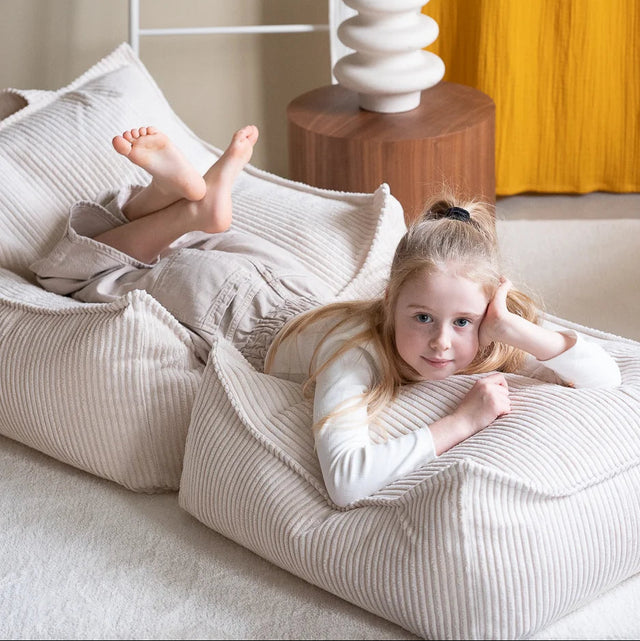 Silla de bolsa de frijoles de malvavisco y otomano