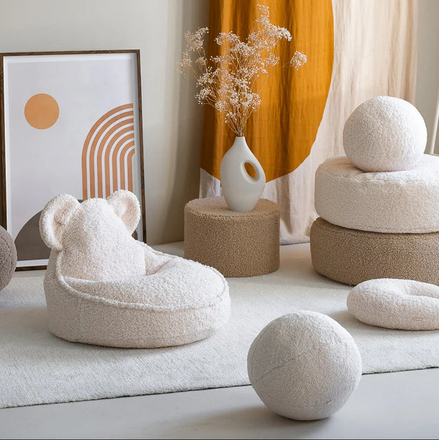 Set de frijoles de oso blanco crema y otomana