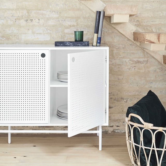 Detalle aparador Punto 150 cm Blanco puerta abierta salón comedor Slowdeco