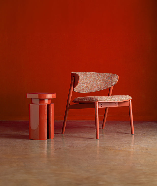 Vista frontal Mesa Auxiliar Redonda Lausana 32 cm Rojo hierro exposición Kodu Homedesign Slowdeco