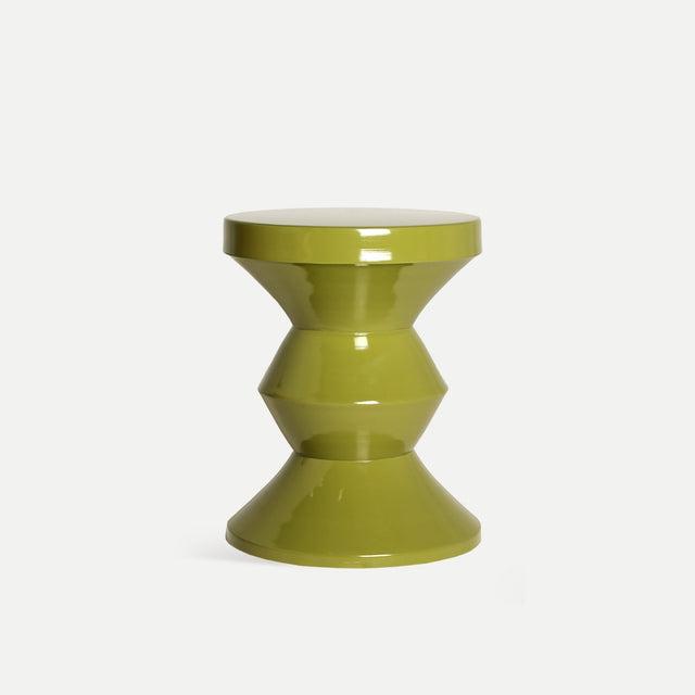 Vista frontal Mesa Auxiliar Redonda Zug 36 cm Verde en hierro Kodu Homedesign Slowdeco