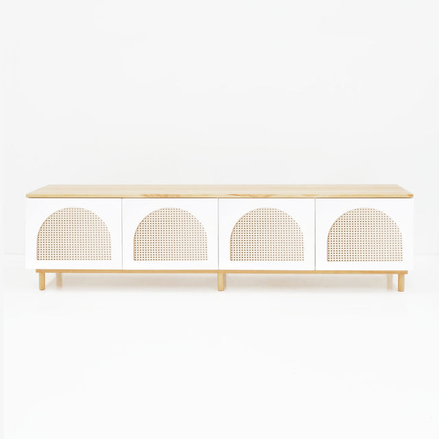 Vista frontal Mueble TV Nolla 200 cm Blanco Curvy #62 4 puertas rejilla patas de madera Slowdeco