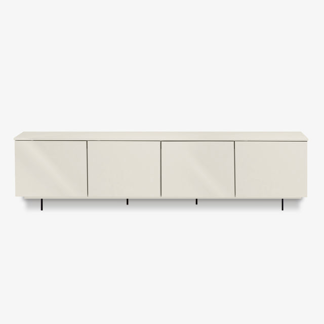 Vista frontal Mueble TV Nolla 200 cm Blanco Perla 4 puertas apoyado sobre patas de metal Slowdeco