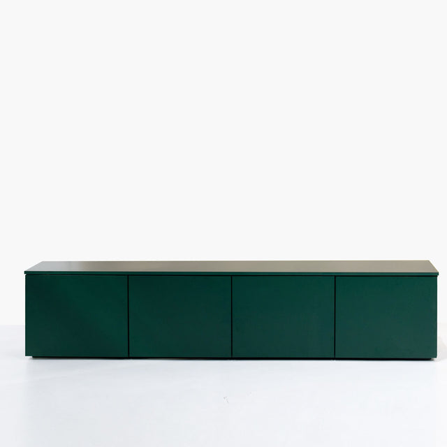 Vista frontal Mueble TV Nolla 200 cm Verde Musgo 4 puertas apoyado suelo niveladores Slowdeco