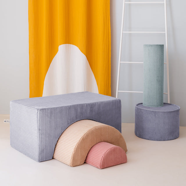 Vista frontal Set de Juego Arcoíris AzulPana sala juegos infantil Wigiwama Slowdeco