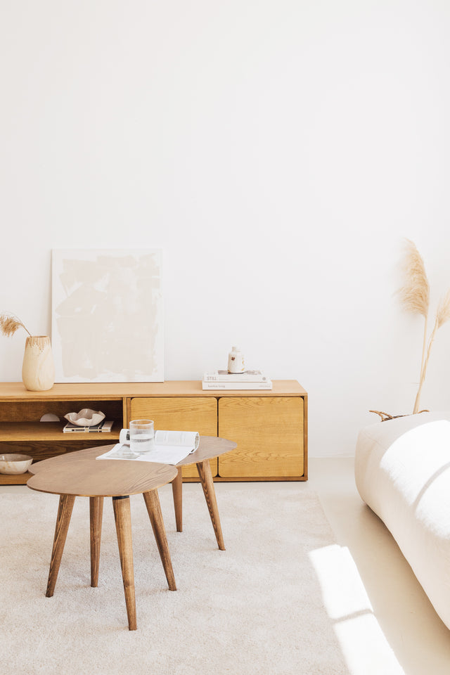 Vista frontal mueble de TV 240 cm Penxat Roble Natural Personalizado 4 Puertas 1 Balda apoyado suelo niveladores comedor salón Slowdeco