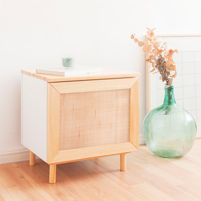 SlowdecoMesita de noche Nolla con puerta de rejilla