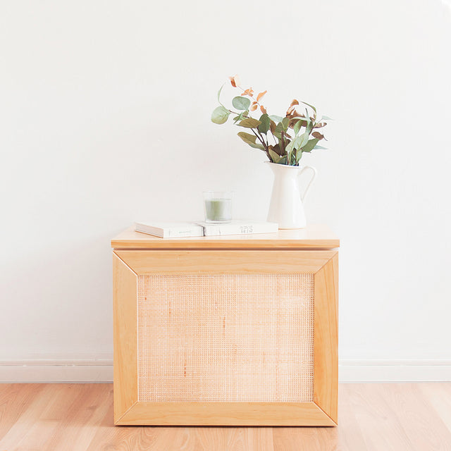 SlowdecoMesita de noche Nolla con puerta de rejilla