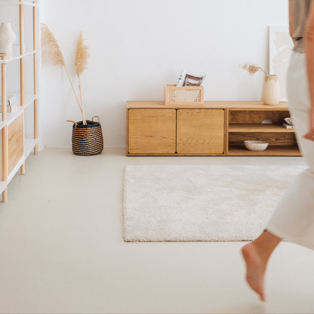 Mueble Auxiliar de 80 cm Roble Natural 2 puertas apoyado suelo salón Slowdeco