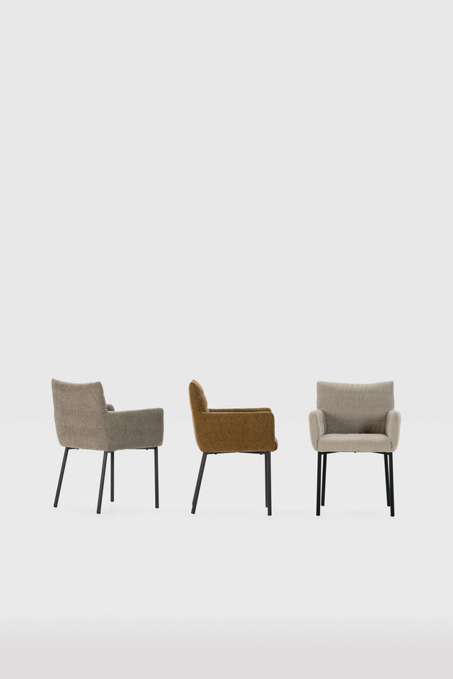 Sillón Naomi Moca, en ambiente de salón