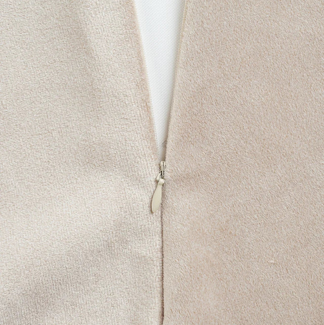 Bolsillo de frijoles de oso beige polvoriento