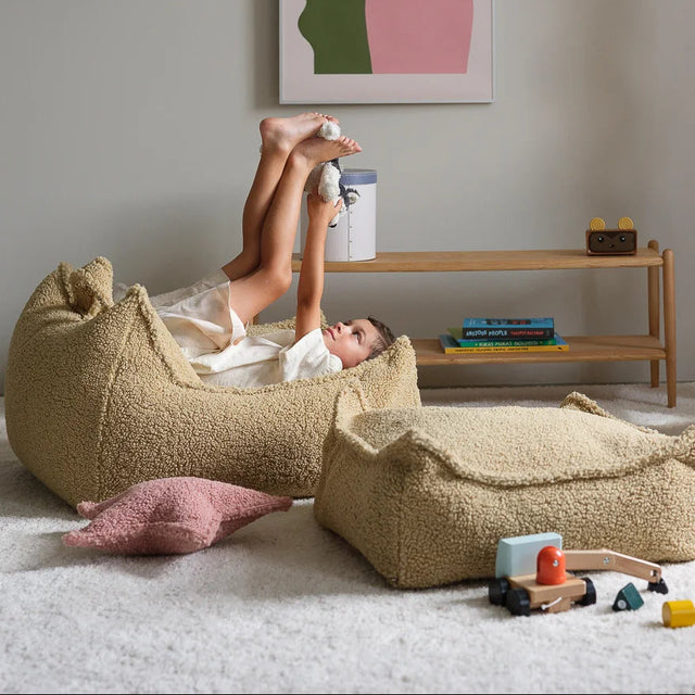 Silla de bolsas de beans y set otomano