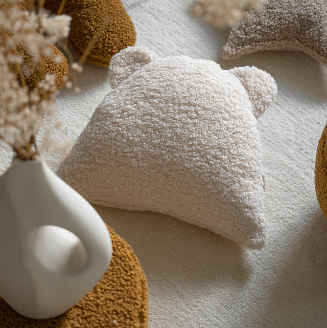 Cojín de oso blanco crema