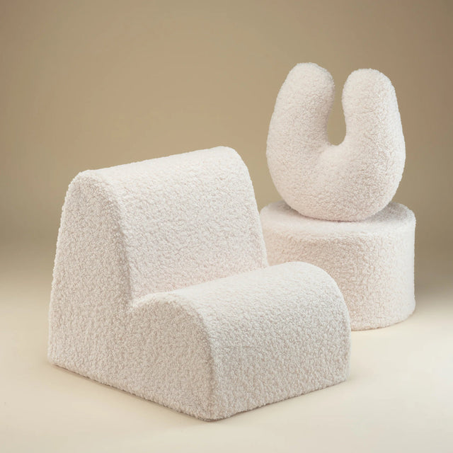 Almohada de color blanco crema