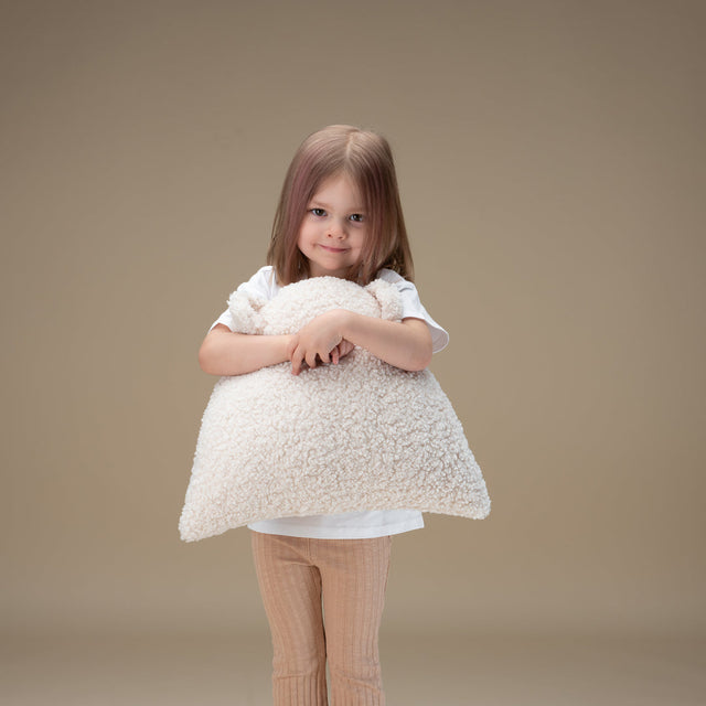 Cojín de oso blanco crema