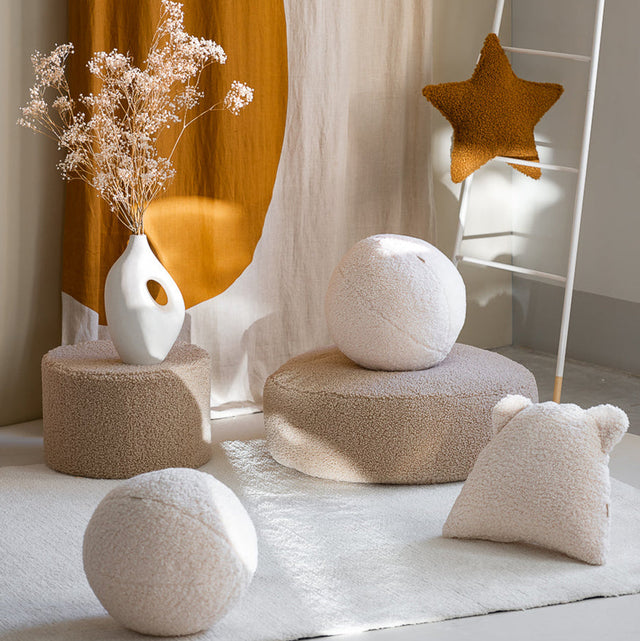 Cojín de oso blanco crema