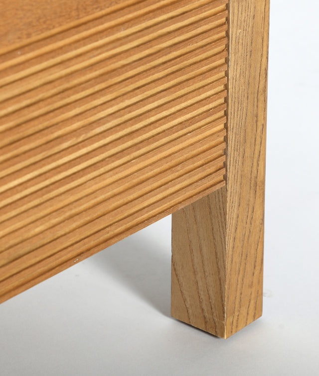 Detalle vista frontal Aparador Copenhague 180 cm Madera puerta pata Homedesign Slowdeco