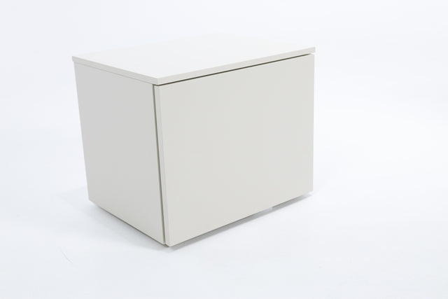 Nolla nightstand