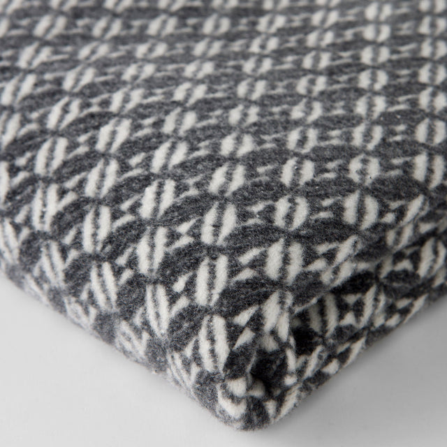 Manta Nilo Gris Oscuro