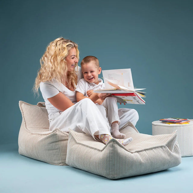 Silla de bolsa de frijoles de malvavisco y otomano