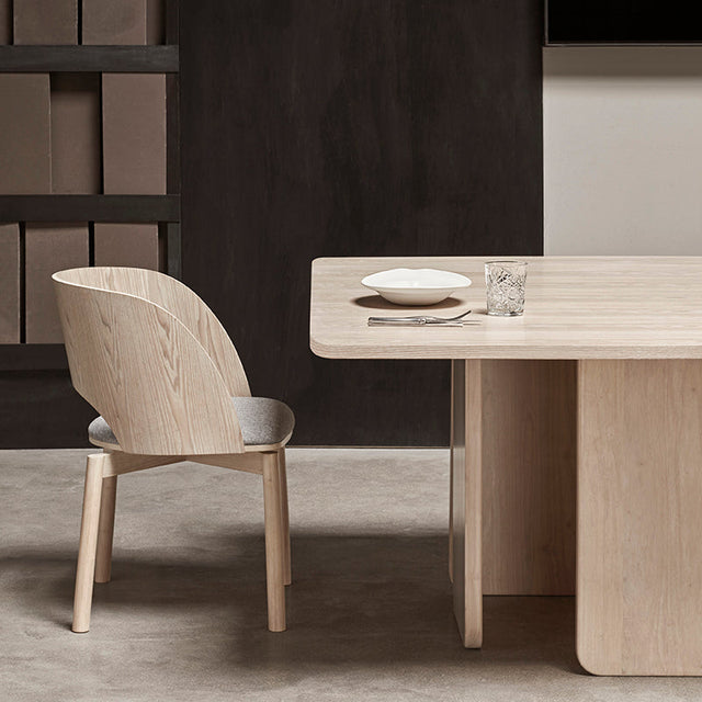 Mesa de Comedor Cuadrada Arq 137 Fresno