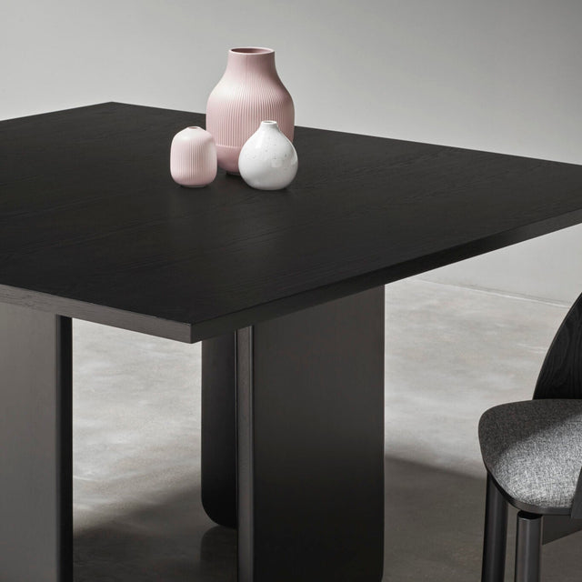 Mesa de Comedor Cuadrada Arq 137 Negra