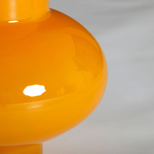Vista detalle Jarrón Atif en vidrio color naranja Kodu Homedesign Slowdeco