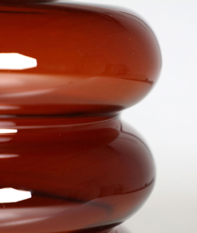 Vista detalle Jarrón Kidha en vidrio naranja acabado traslúcido Kodu Homedesign Slowdeco