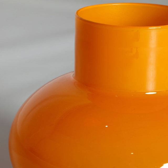 Vista detalle base Jarrón Atif en vidrio color naranja Kodu Homedesign Slowdeco