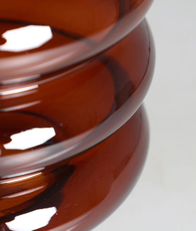 Vista detalle base Jarrón Kidha en vidrio naranja acabado traslúcido Kodu Homedesign Slowdeco