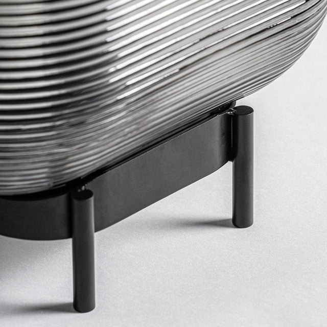 Vista detalle base Lámpara de Sobremesa Lyra de vidrio traslúcido acabado gris Kodu Homedesign Vical Slowdeco