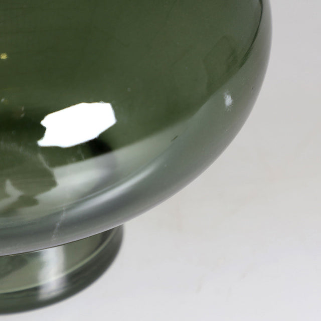 Vista detalle base vaso Ghalea de vidrio verde Kodu Homedesign Slowdeco