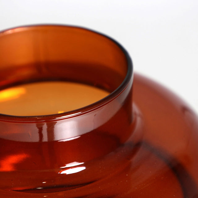 Vista detalle boca Jarrón Kidha en vidrio naranja acabado traslúcido Kodu Homedesign Slowdeco