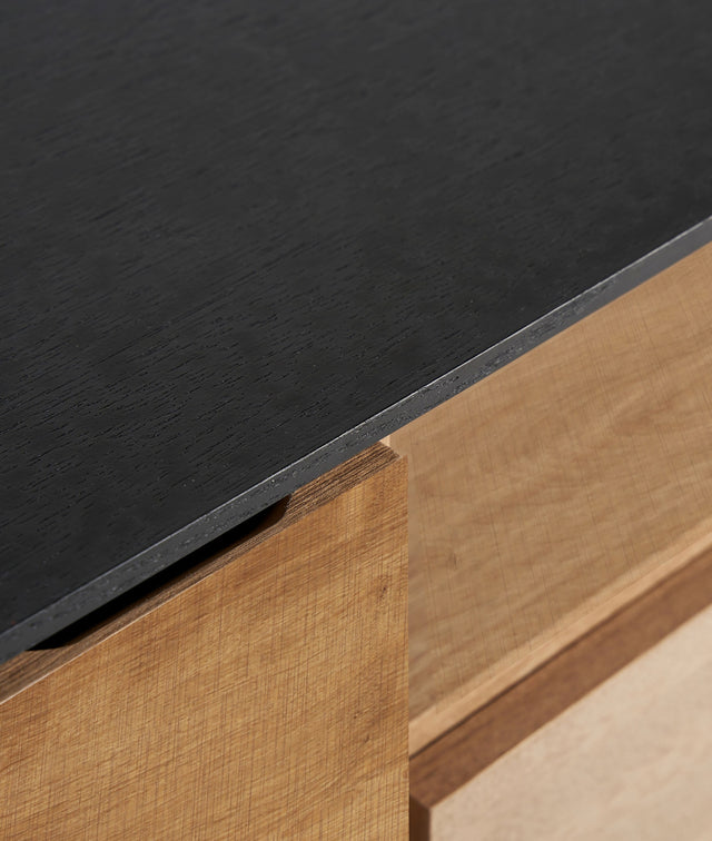 Vista detalle exterior Mueble TV Brussa 146 cm Marrón y patas metálicas negras Kodu Homedesign Slowdeco