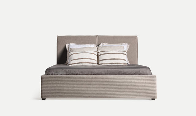Vista frontal Cama Tapizada Pana Beige - Colchón 150 cm lamas madera de pino Kodu Homedesign Slowdeco
