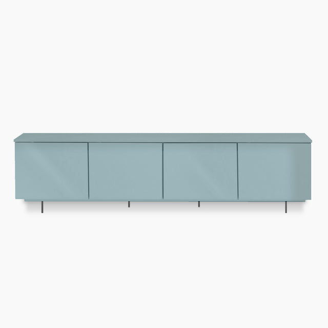 Vista frontal Mueble TV Nolla 200 cm Azul cielo 4 puertas apoyado sobre patas de metal Slowdeco