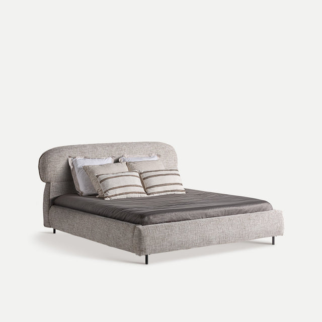 Vista lateral Cama Tapizada Sannes Beige - Colchón 150 cm lamas madera de pino Kodu Homedesign Slowdeco