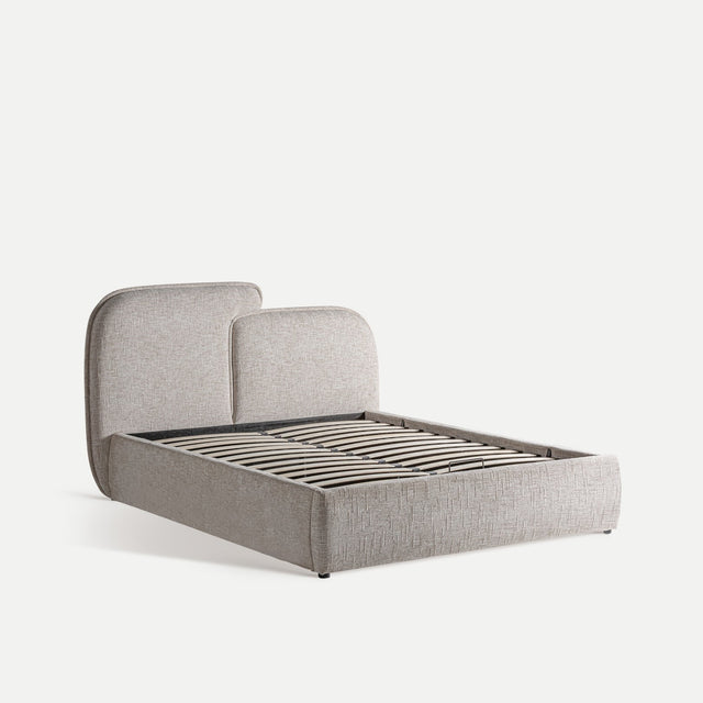 Vista lateral Cama Tapizada Verna Gris Jaspeado - lamas de madera de pino Kodu Homedesign Slowdeco