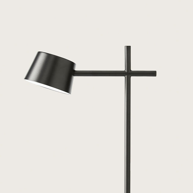 Vista lateral detalle Lámpara sobremesa Ner acabado en acero en negro mate Aromas del Campo Slowdeco