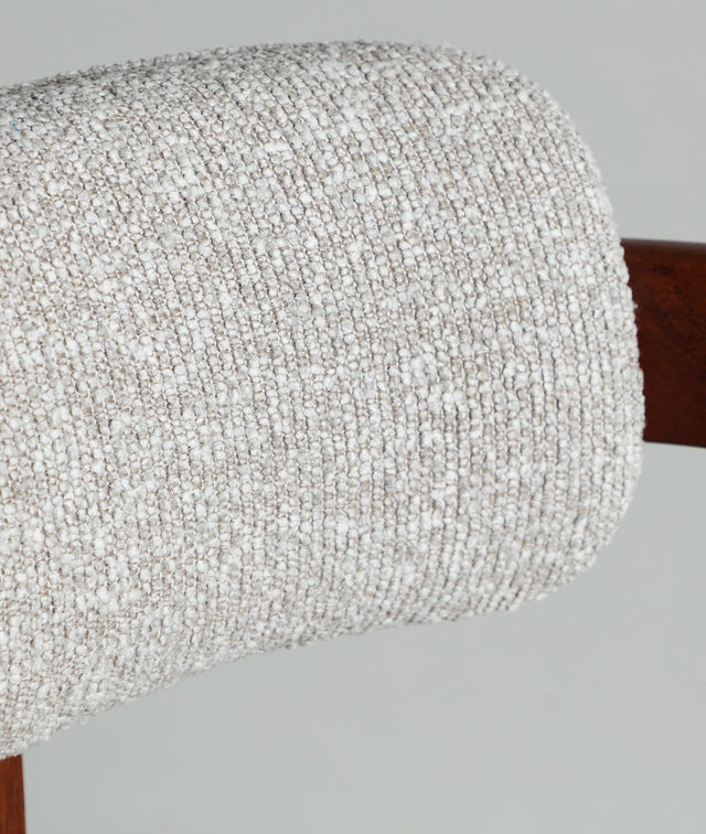 Silla Tapizada Hedel Gris & Fresno Marrón