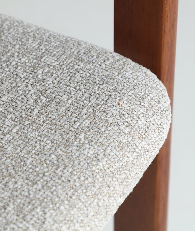 Silla Tapizada Hedel Gris & Fresno Marrón