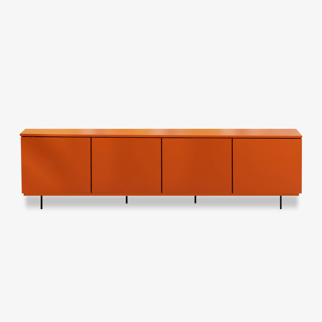 Mueble de TV de 200cm Nolla Naranja Teja Apoyado sobre patas de acero color Negro Slowdeco