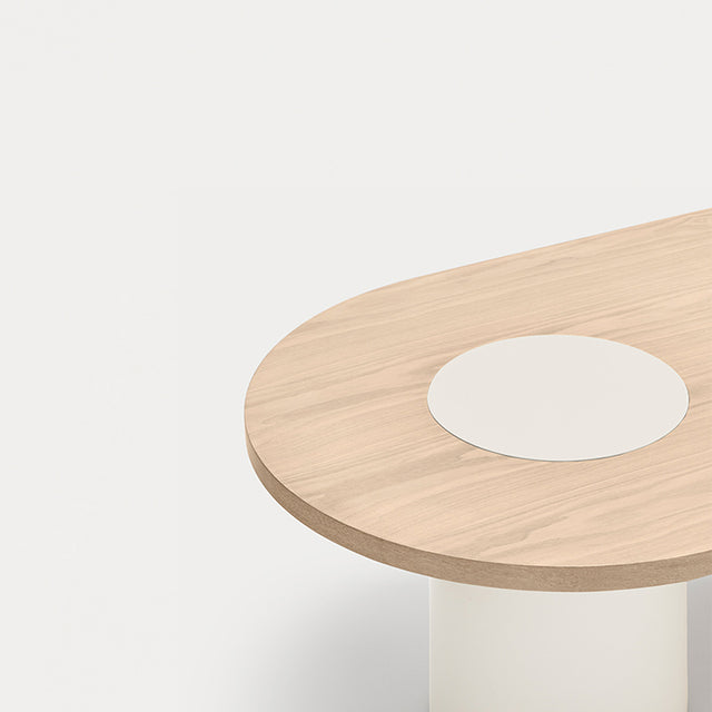 Mesa Auxiliar Ovalada Nori 60 Fresno & Crema