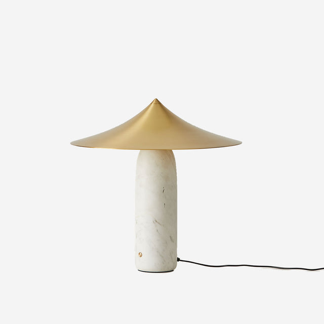 Vista frontal Lámpara sobremesa Kin mármol Blanco texturizado y pantalla latón Aromas del Campo Slowdeco